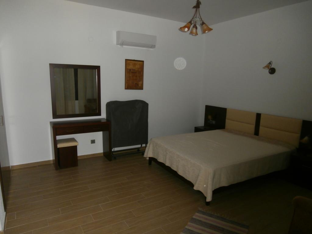 קואינירה Villa Barouti חדר תמונה